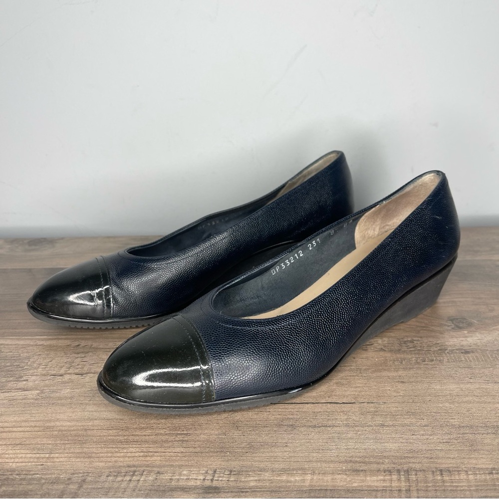 Women’s‎ Salvatore Ferragamo slip on low heel shoes size 8
